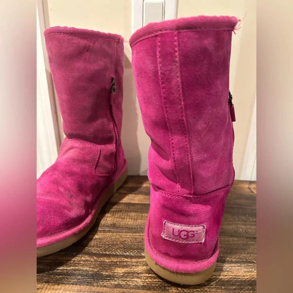 UGG Kids Sz 4 K Lil Sunshine Suede Boot Victorian Pink MidCalf Sheepskin Lining